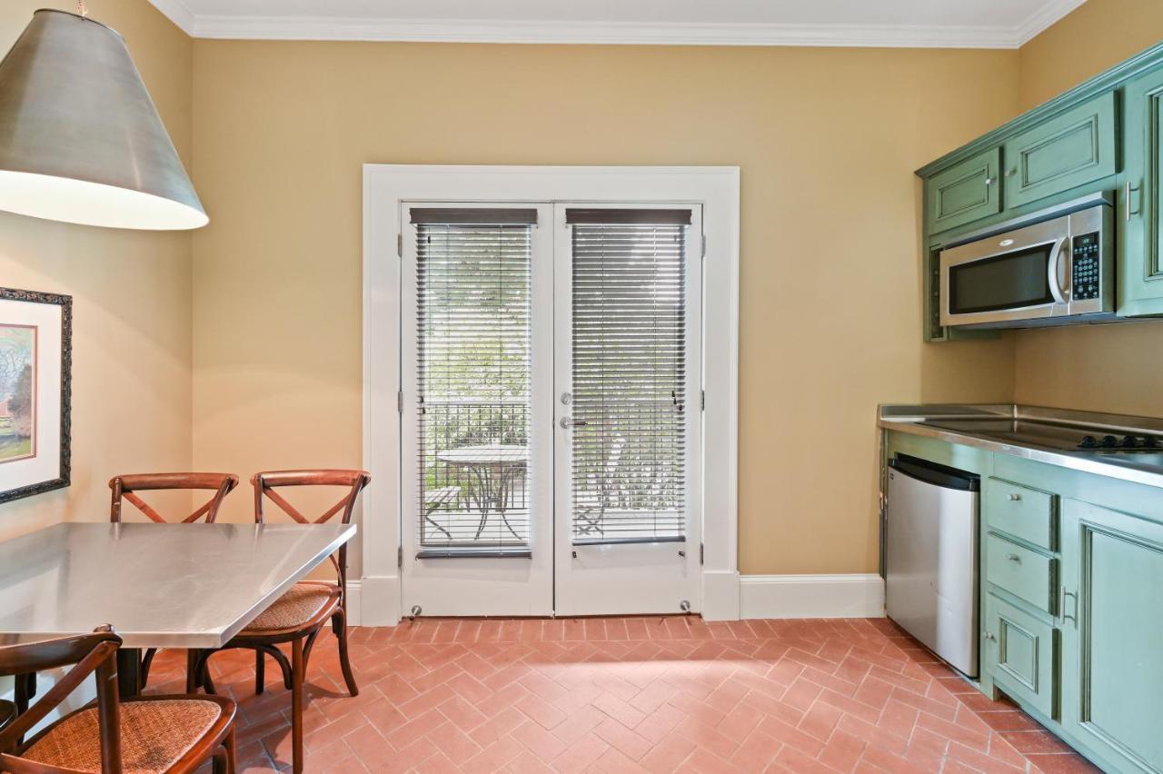 The James Madison Inn מראה חיצוני תמונה